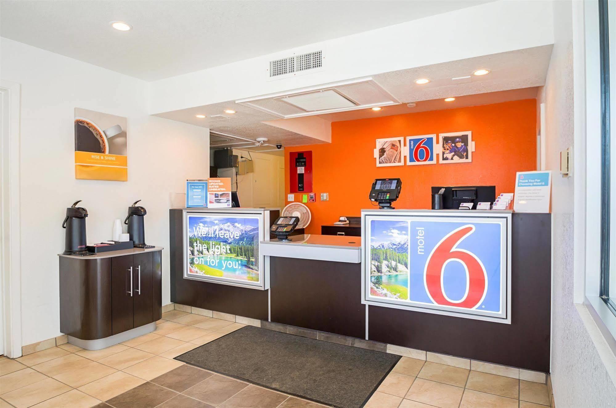 Motel 6-Pueblo, Co - I-25 Екстериор снимка