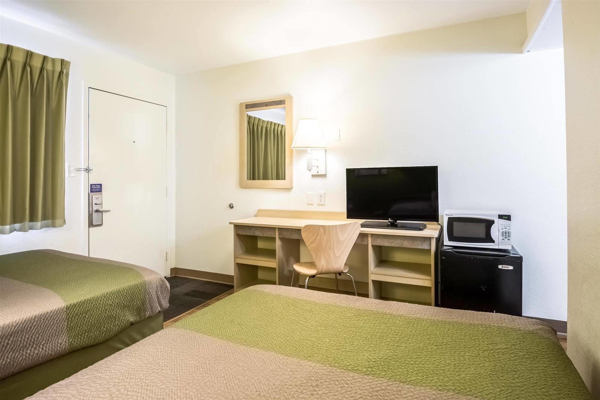 Motel 6-Pueblo, Co - I-25 Екстериор снимка